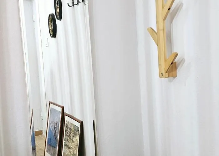 Nuci's Place Lovely With Balcony 15 Min From Blloku شقة تيرانا