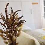 Lejlighed Nuci's Place Lovely With Balcony 15 Min From Blloku *