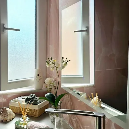 شقة Nuci'S Place Lovely Apt With Balcony 15 Min From Blloku *