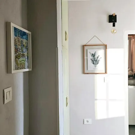 Nuci's Place, Lovely With Balcony Near Blloku Apartment Tirana