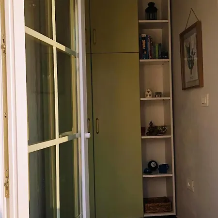 Apartment Nuci's Place, Lovely With Balcony Near Blloku *